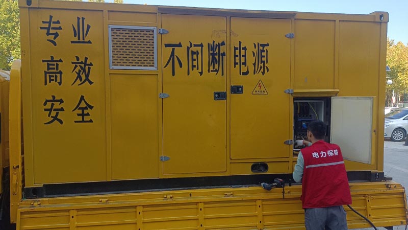 柘荣柴油发电机组和UPS电源配合使用时，如何避免切换过程中的电力中断？